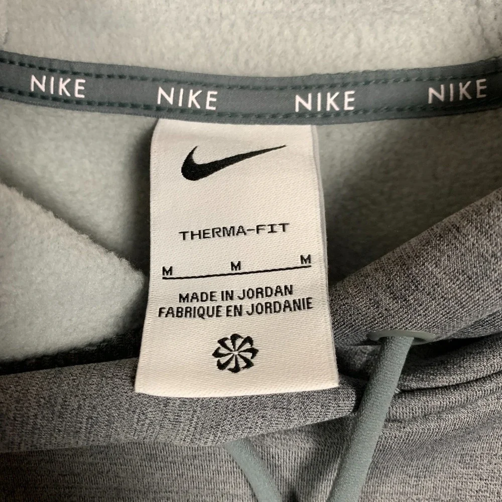 Nike Center Swoosh One Hoodie Womens Medium Gray Therma-FIT Crop NWT‎ $65